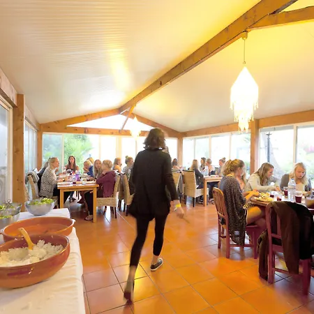 Amar & Πανσιόν 2*